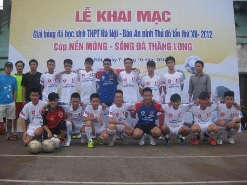 Chiến thắng từng bừng ngày đầu ra quân - Giải bóng đá học sinh THPT Hà Nội 2012