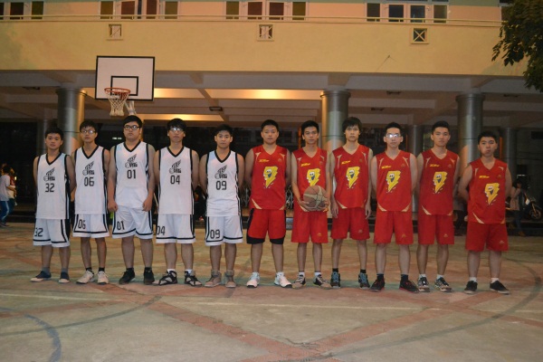 Trận chung kết giải bóng rổ học sinh Trường THPT Nguyễn Tất Thành 