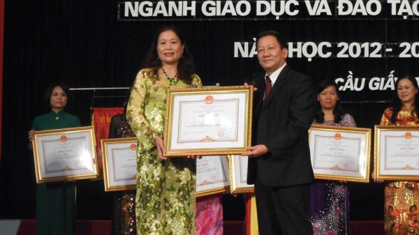 Cô giáo Nguyễn Thị Thu Hà – Ngôi sao sáng lấp lánh của bầu trời tuổi 15