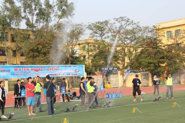 Bay - Water rocket event