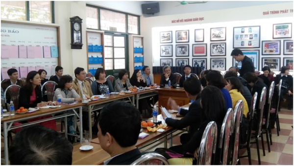 Đoàn cán bộ - giáo viên trường THPT Nguyễn Huệ (TP Huế) đến thăm và trao đổi chuyên môn