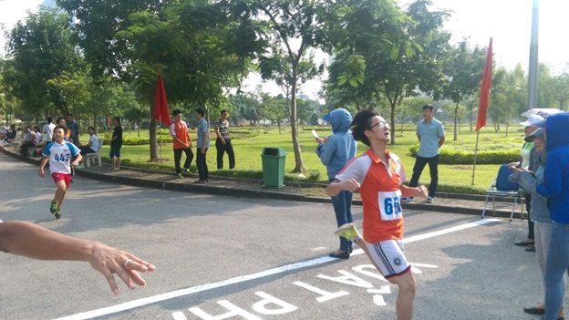 “Giải chạy báo Hà Nội mới” lần thứ 43: Niềm vui từ đường piste