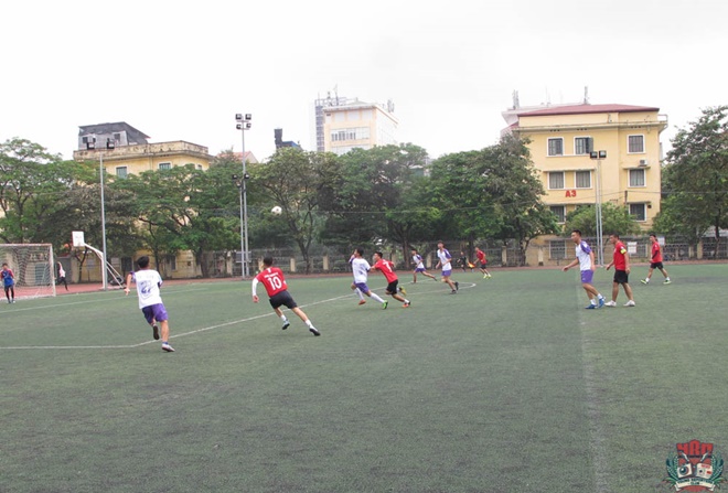 Nhẹ nhàng đánh bại đội tuyển khoa Khoa Giáo dục Quốc phòng 2 bàn không gỡ, đội tuyển trường Nguyễn Tất Thành tiến vào Chung kết