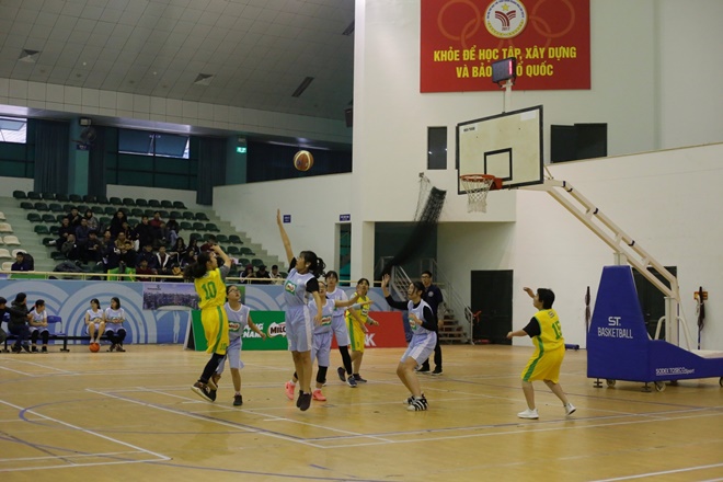 Giải bóng rổ cấp Phổ thông TP Hà Nội: Quyết liệt từ những ngay đầu ra quân