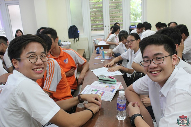 Đoàn học sinh trường Raffles và buổi tham gia học văn hóa cùng học sinh trường Nguyễn Tất Thành