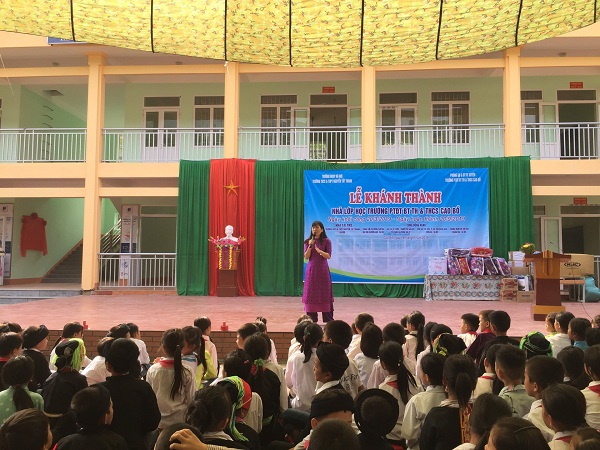 Học sinh trường Nguyễn Tất Thành gom đồng nát, góp tiền xây trường cho Hà Giang