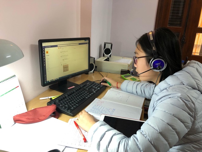 Học sinh Trường Nguyễn Tất Thành học tập online tại nhà trong mùa dịch bệnh