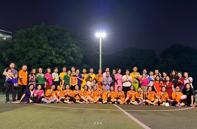 Tinh thần thể thao rực cháy của giáo viên Trường Nguyễn Tất Thành