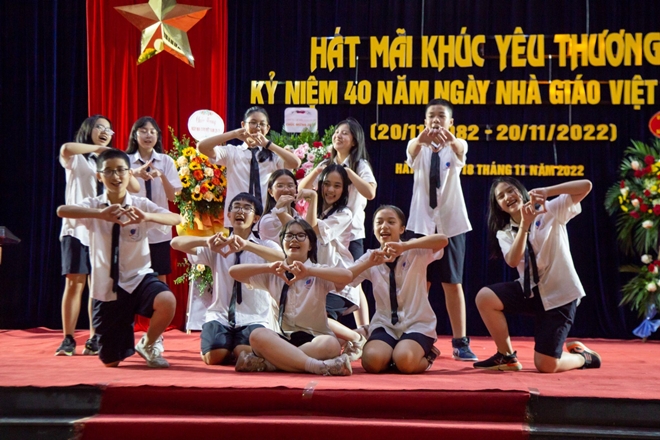 Hát mãi khúc yêu thương - kỉ niệm 40 năm ngày Nhà giáo Việt Nam