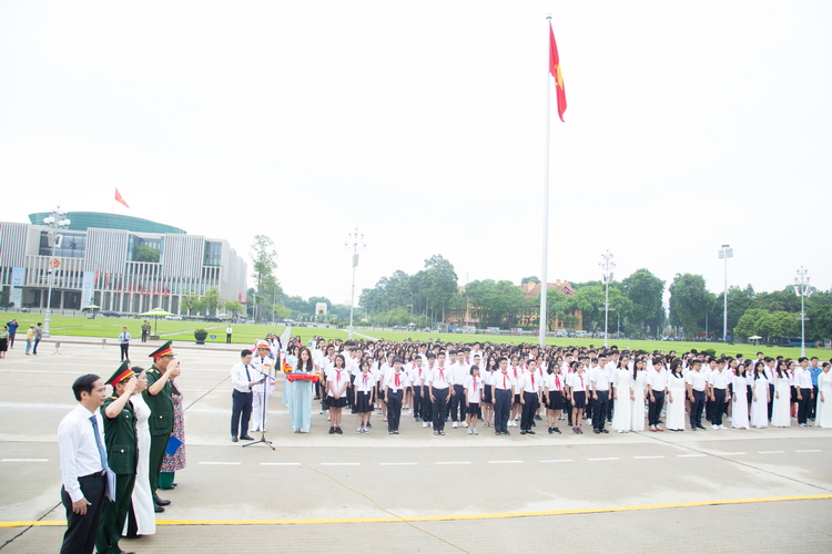 Lễ Báo công dâng Bác - Trao học bổng Nguyễn Tất Thành lần thứ 47