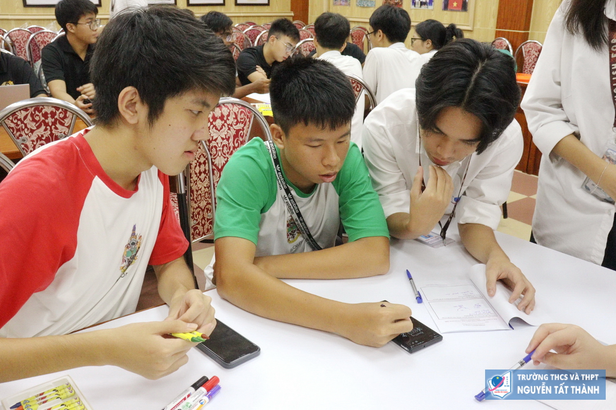 Học sinh Raffles báo cáo thu hoạch các hoạt động trải nghiệm tại Việt Nam