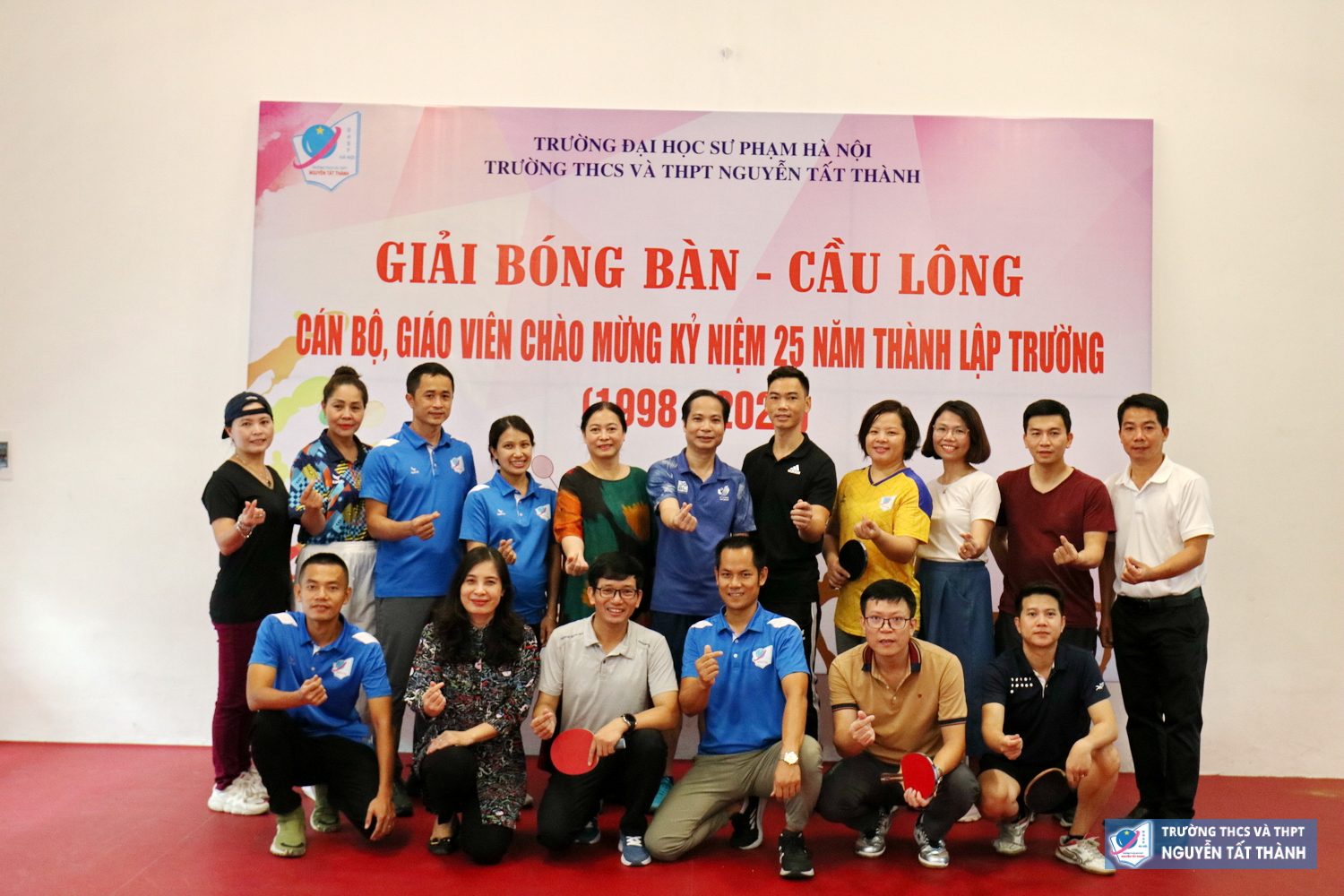 Tinh thần thể thao rực cháy của cán bộ, giáo viên Trường THCS và THPT Nguyễn Tất Thành