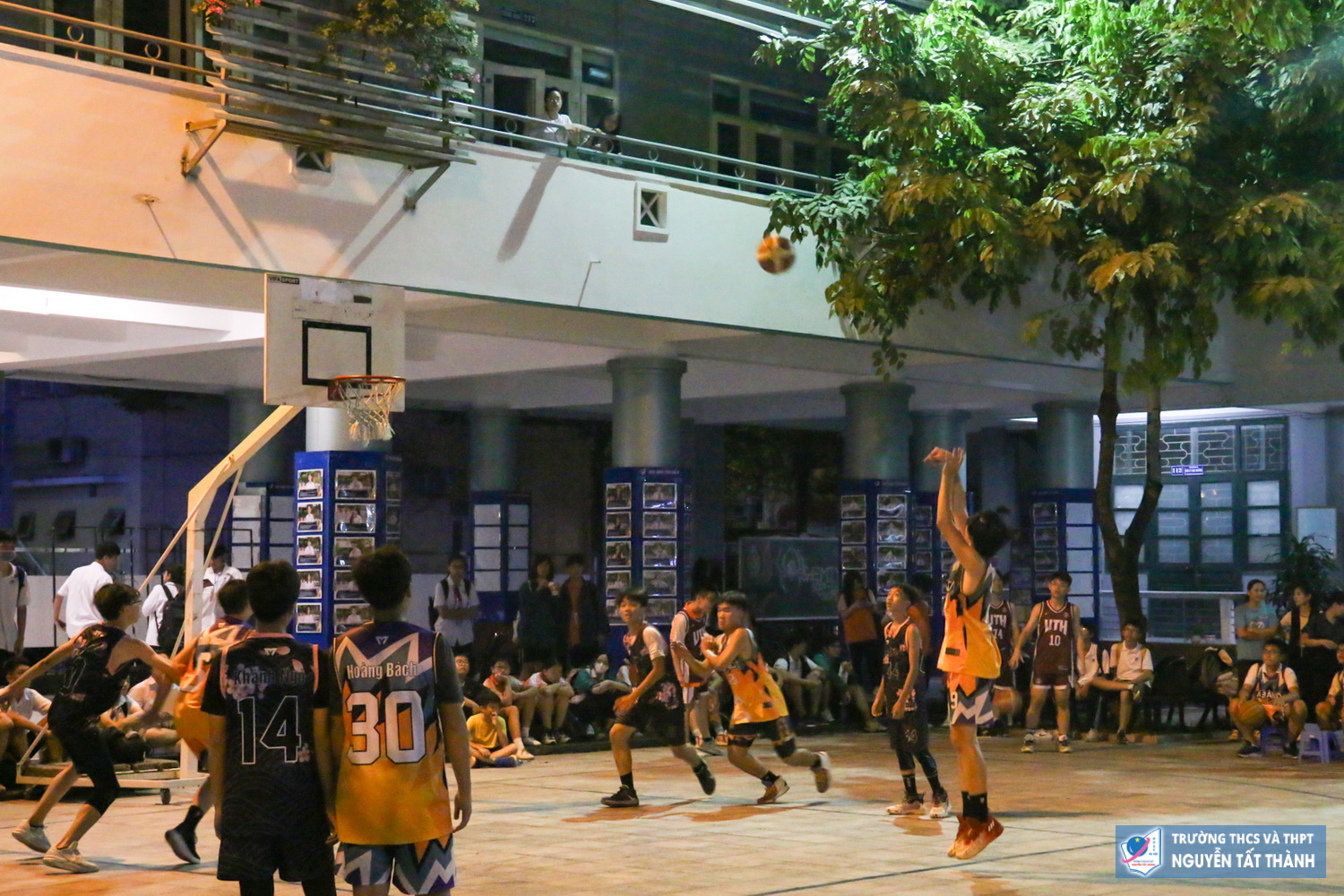 Chung kết Giải bóng rổ trường Nguyễn Tất Thành: Những trận đấu cam go và cân sức