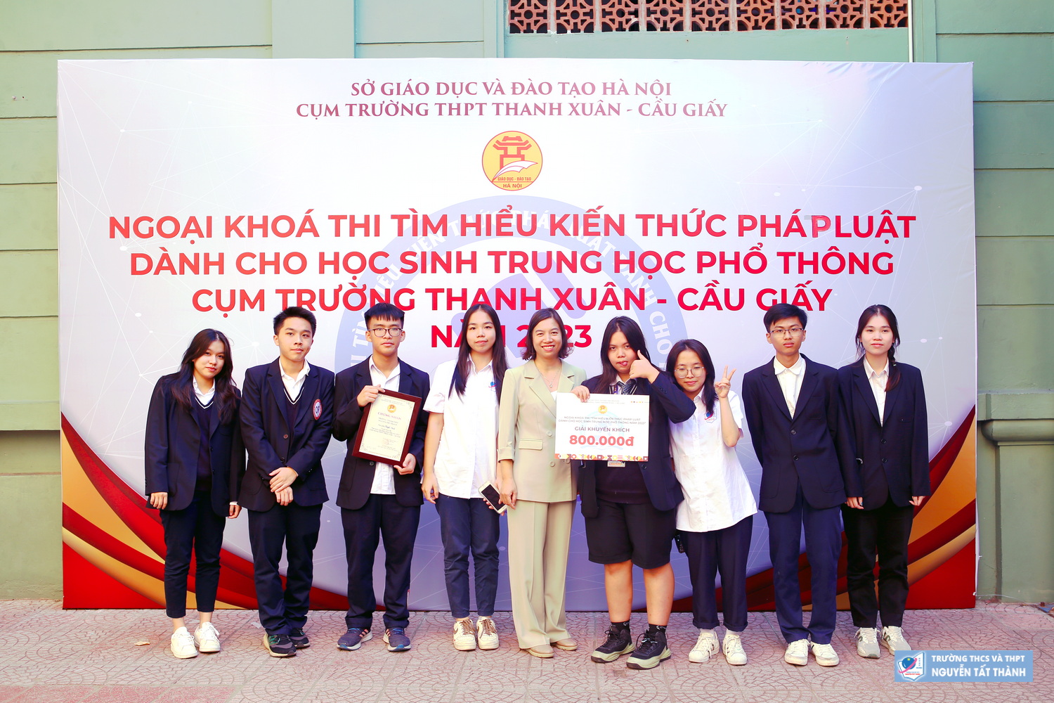 Học sinh trường Nguyễn Tất Thành tham dự cuộc thi “Tìm hiểu kiến thức pháp luật cấp cụm Thanh Xuân - Cầu Giấy”