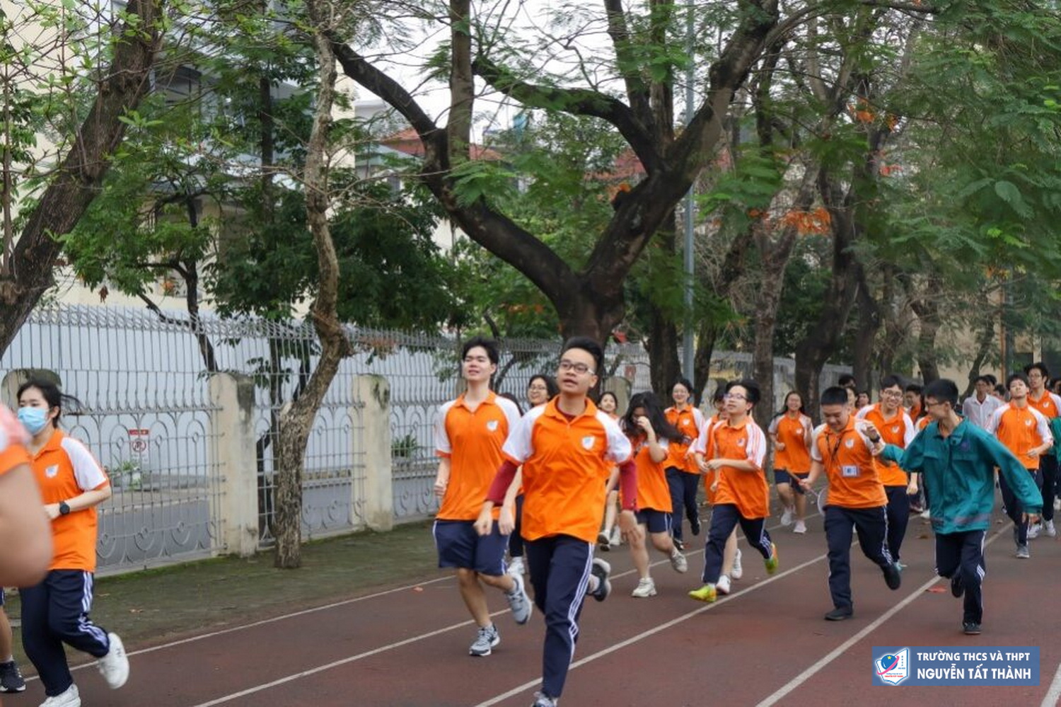 Lễ khai mạc và chạy hưởng ứng “Ngày chạy Olympic vì sức khỏe toàn dân”
