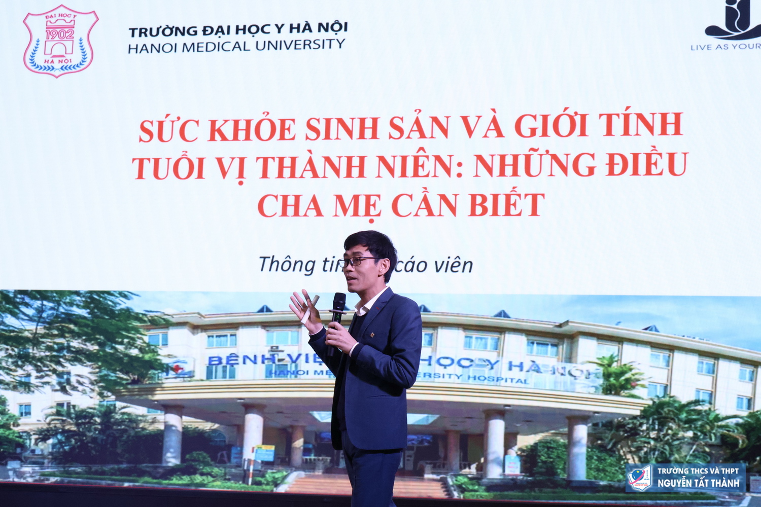 Sinh hoạt câu lạc bộ cha mẹ học sinh khối 8, khối 9: Sức khỏe sinh sản và tình yêu an toàn