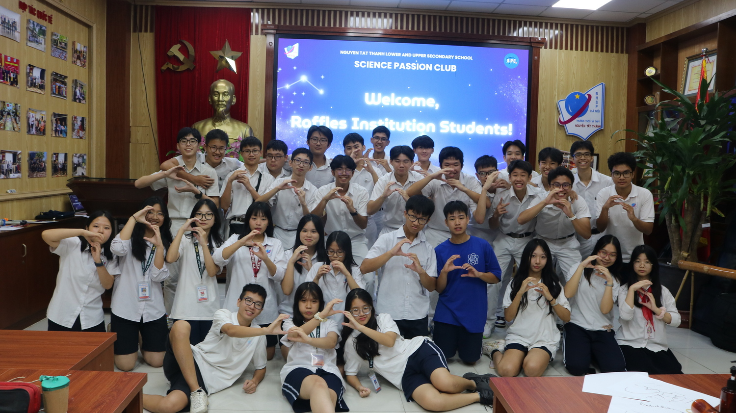 Hành trình giao lưu văn hóa và tri thức