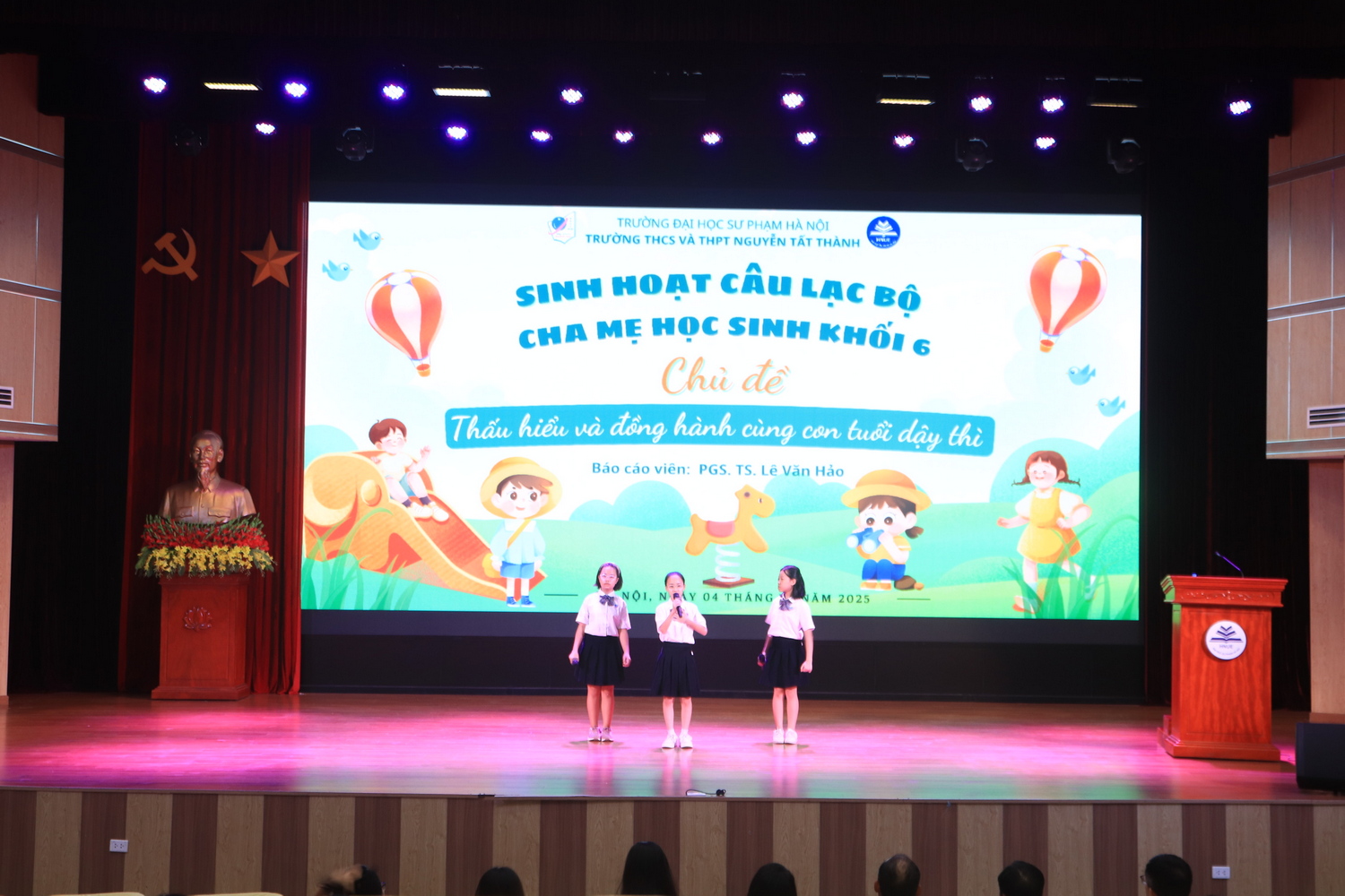 Sinh hoạt câu lạc bộ cha mẹ học sinh khối 6: Thấu hiểu và đồng hành cùng con ở tuổi dậy thì
