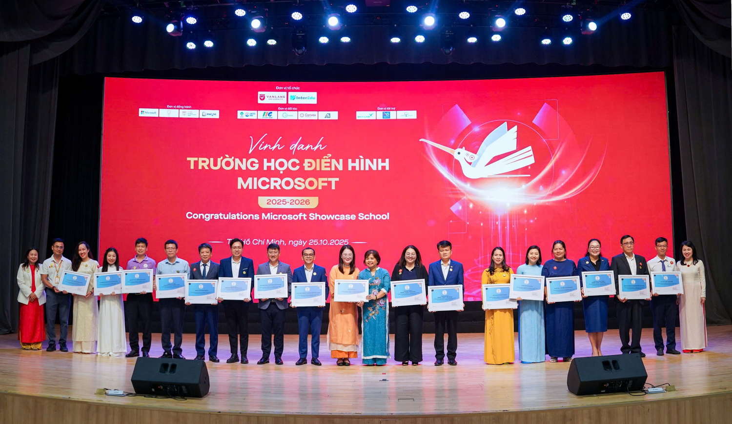 Đột phá cùng kỉ nguyên AI - khẳng định vị thế tiên phong trong kỉ nguyên số