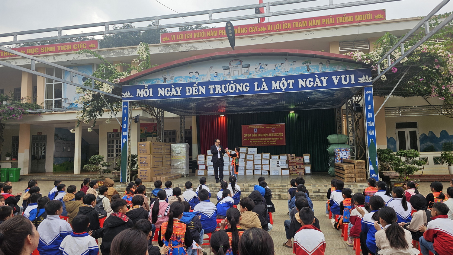 Nguyễn Tất Thành - Đoàn Kết: Hành trình của những trái tim kết đoàn