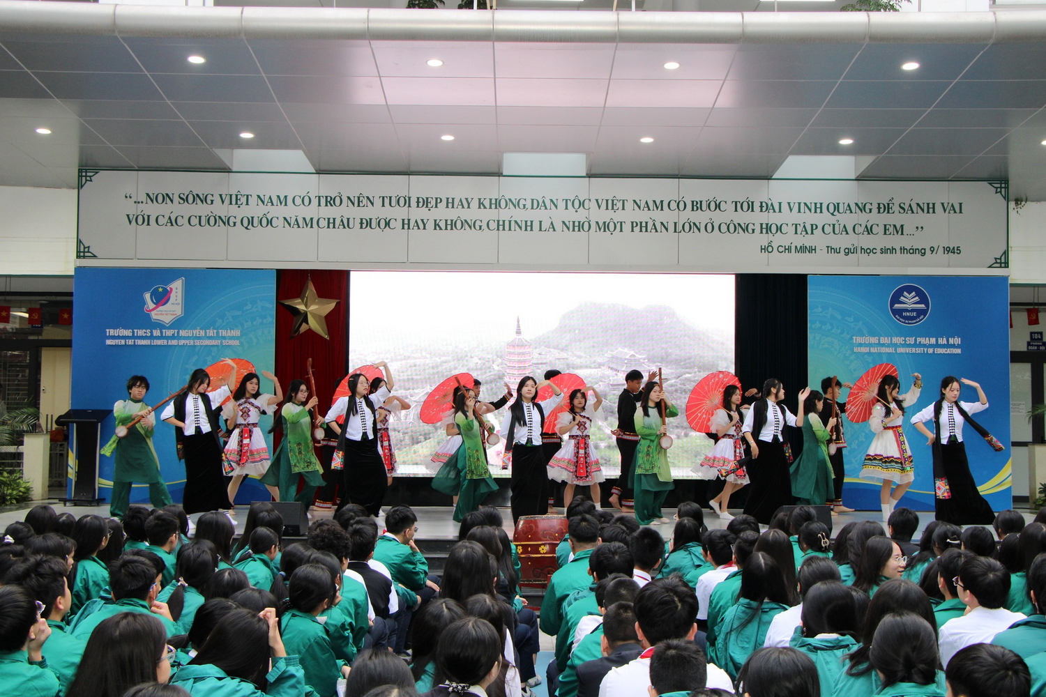 Một dải Việt Nam - Muôn sắc tự hào