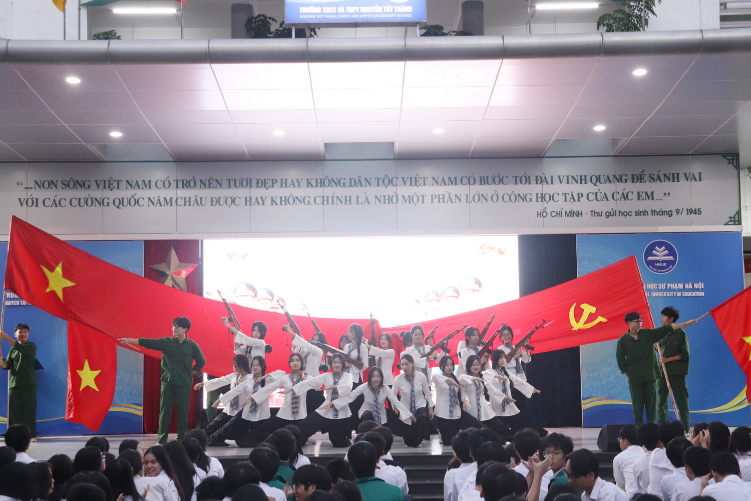 Chào mừng kỉ niệm 81 năm ngày thành lập Quân đội nhân dân Việt Nam (22/12/1944 - 22/12/2025)