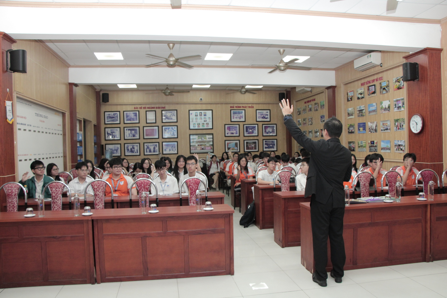 Khám phá tư duy chiến lược cùng lớp học trải nghiệm “Game Theory for Business Strategy”