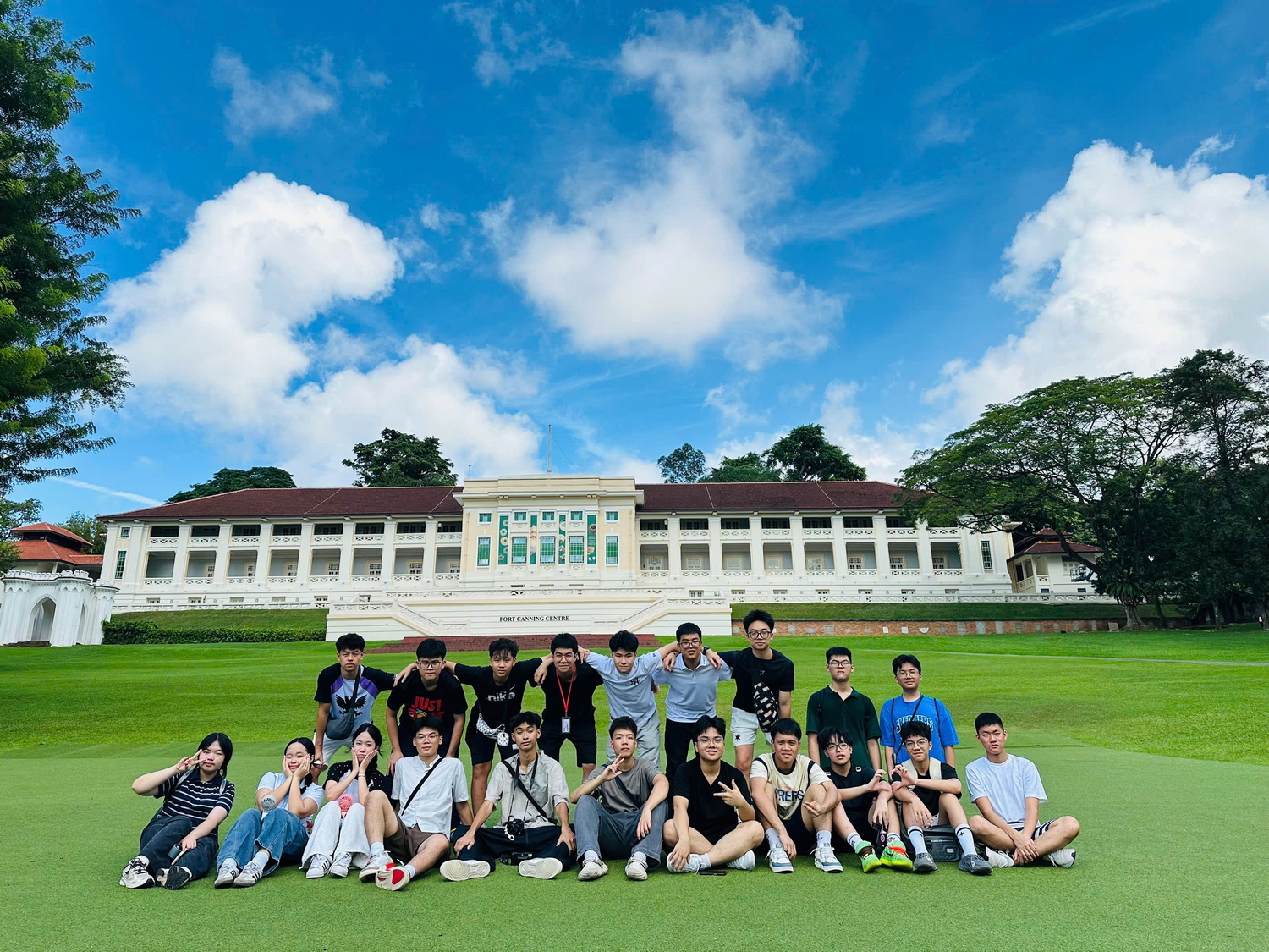 Chuyến giao lưu học tập đáng nhớ tại Raffles Institution – Singapore