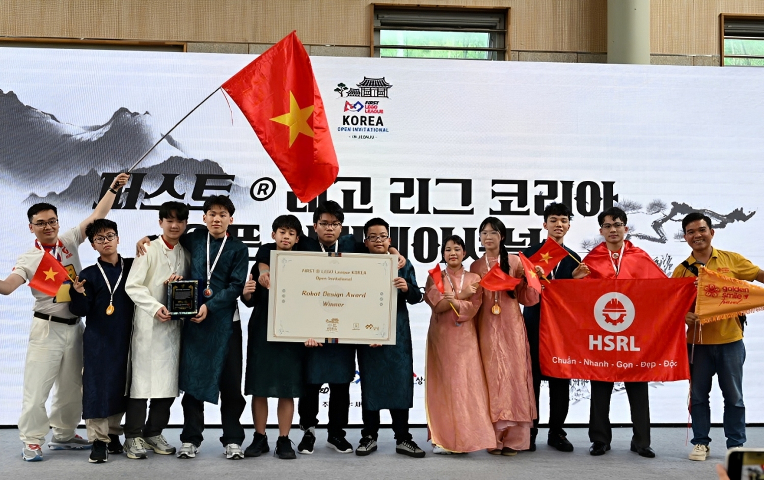 Kiêu hãnh tà áo dài, tự hào trí tuệ Việt: Cột mốc vàng tại Giải vô địch Robot và Khoa học ứng dụng FIRST LEGO League Hàn Quốc 2026