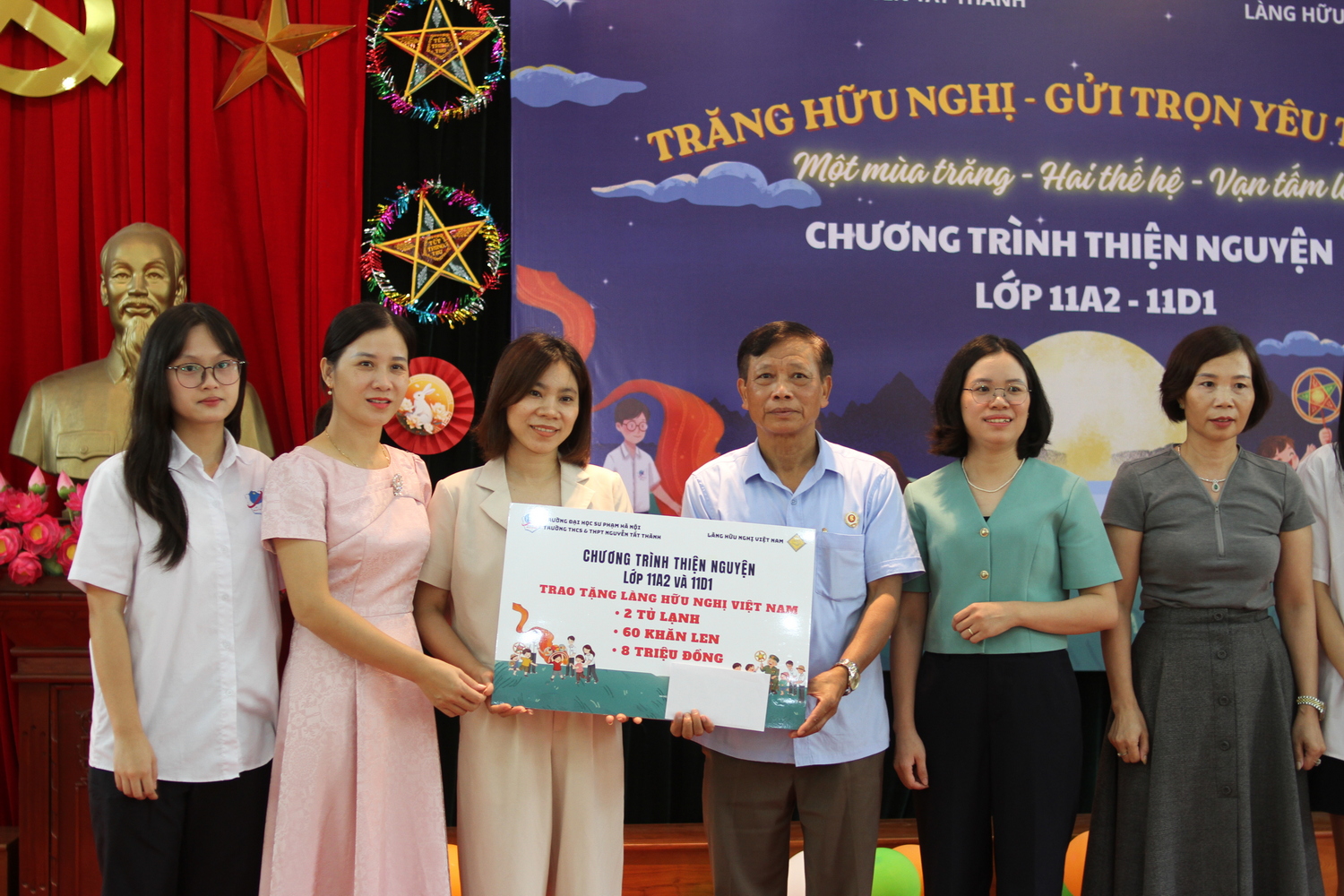 Gieo mầm yêu thương từ vầng trăng