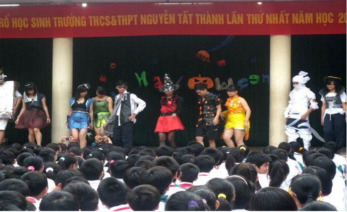 Tưng bừng Không khí Halloween ở sân trường Nguyễn Tất Thành