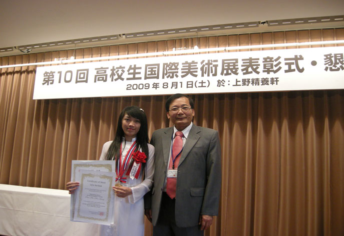 Học sinh trường THPT Nguyễn Tất Thành đoạt giải vàng Liên hoan mỹ thuật quốc tế